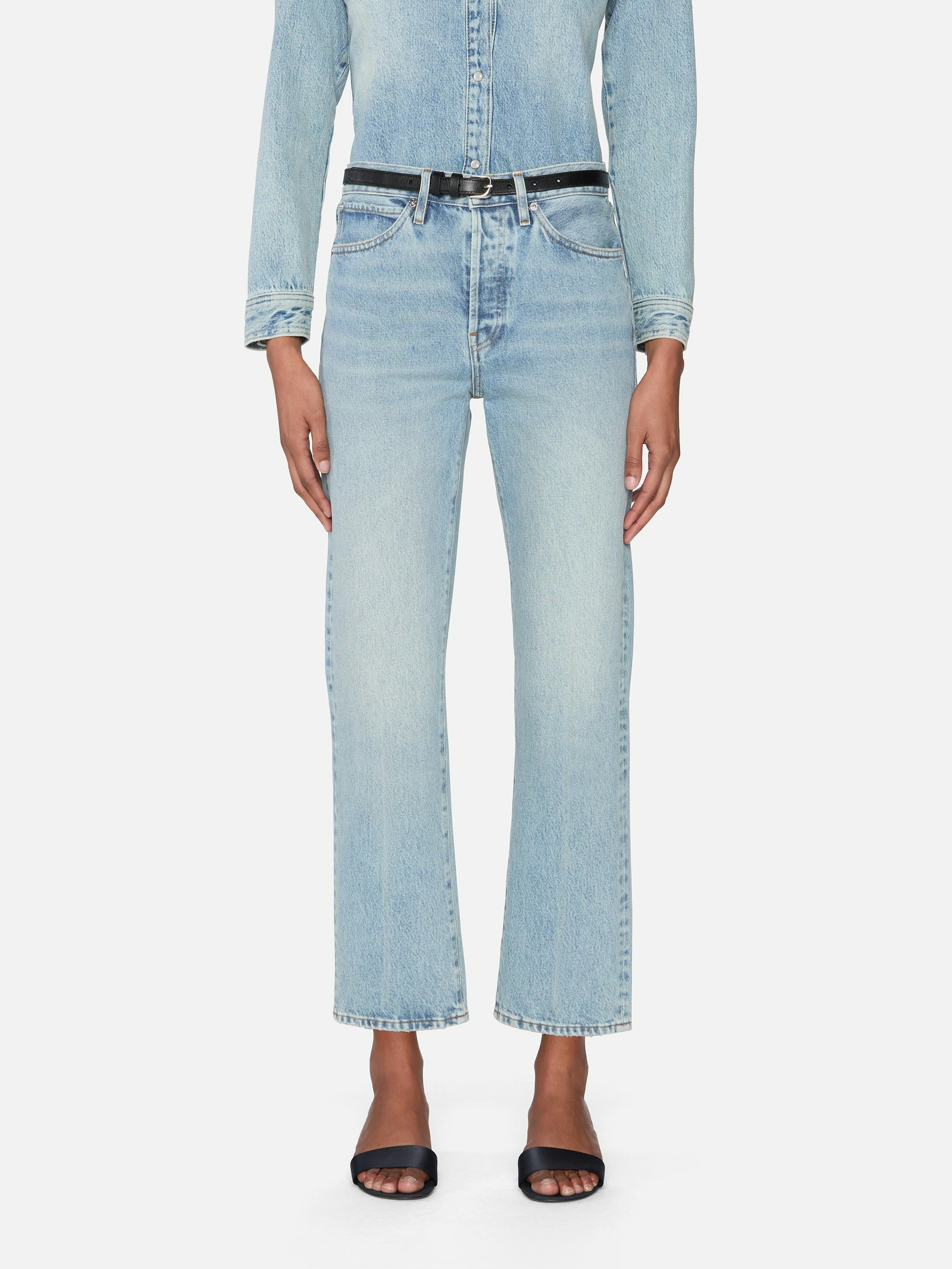 1010210s FRAME The Vertical Crop