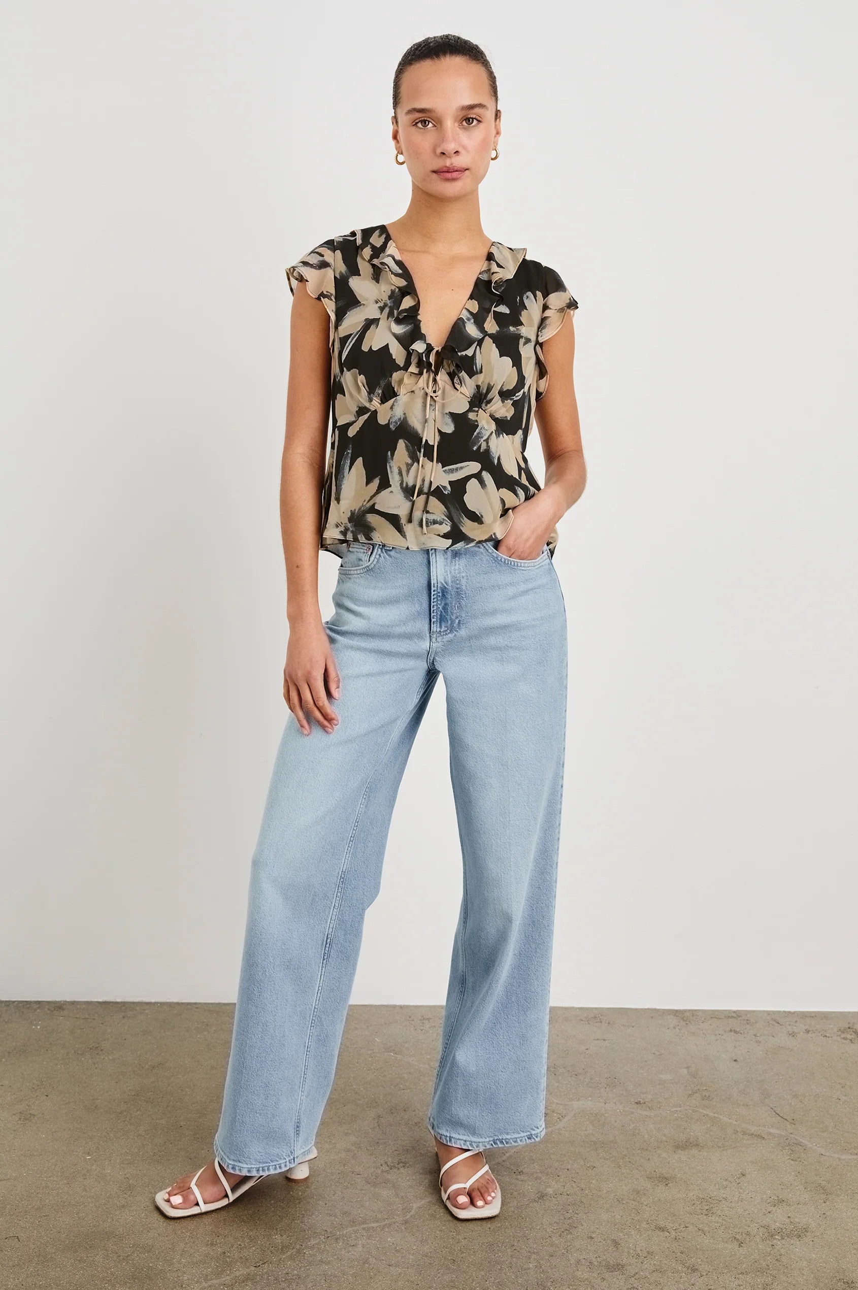 536-634C-7877cl Rails Carmine Top