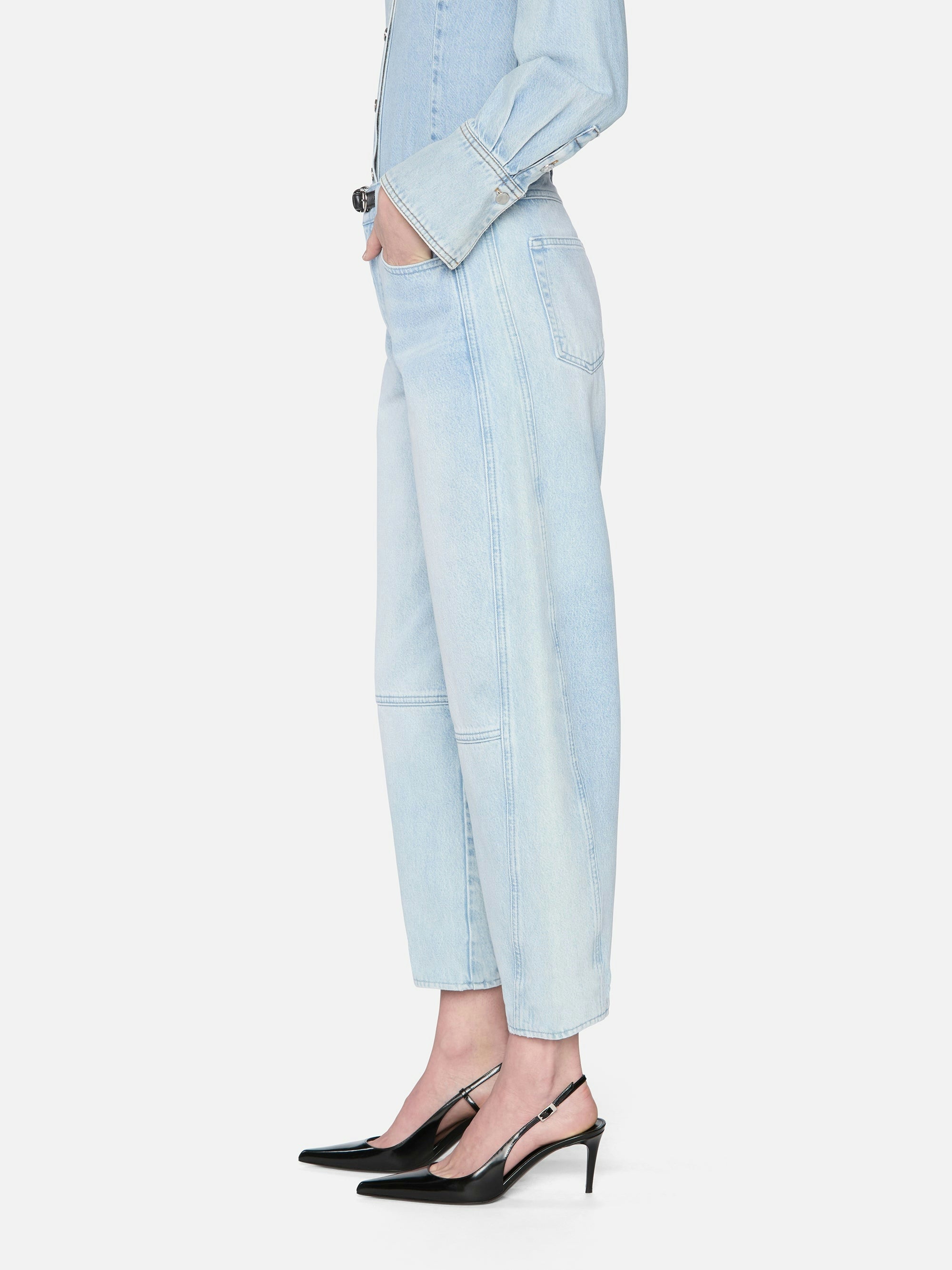 2008210n FRAME The Twisted