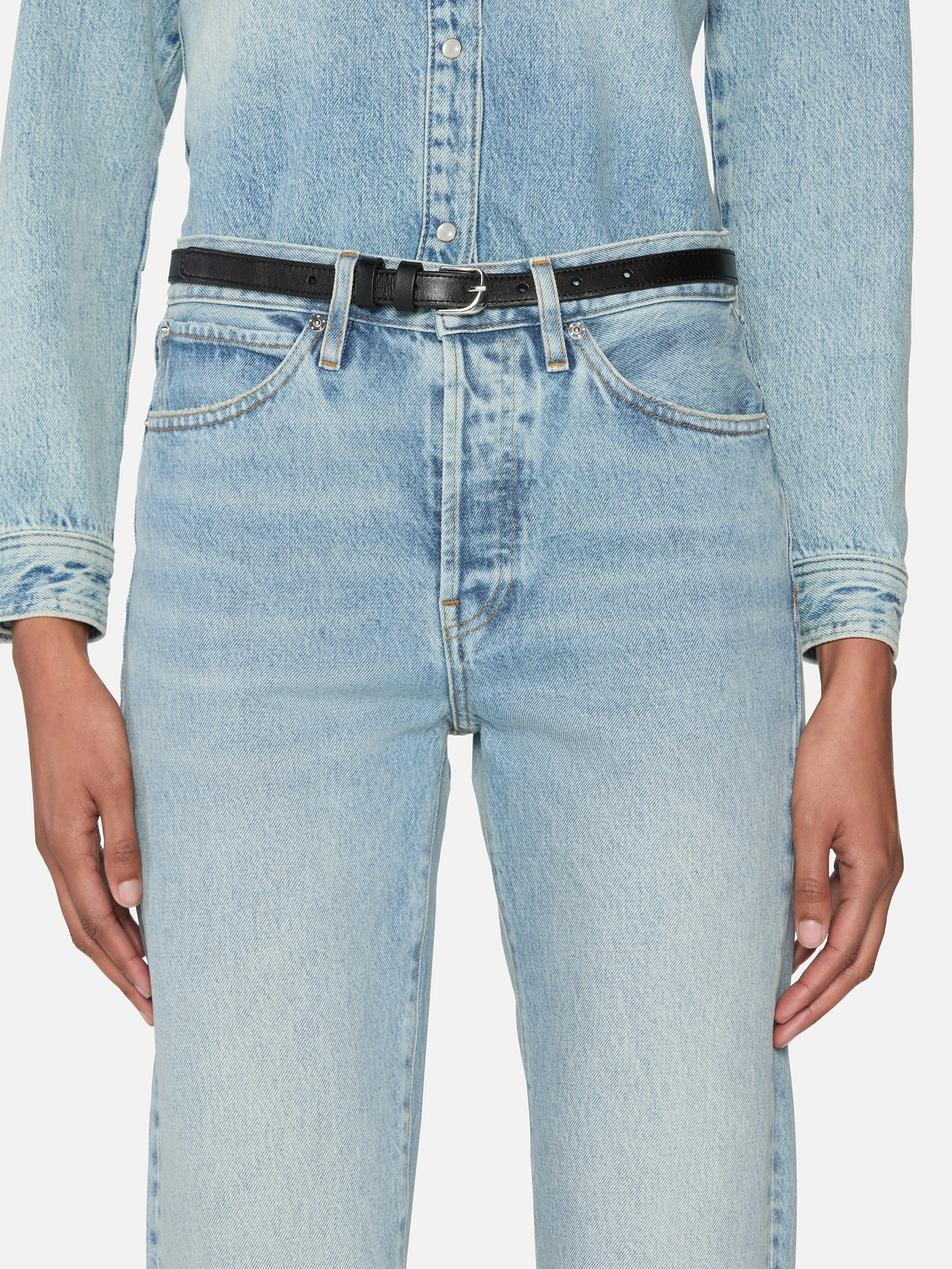 1010210s FRAME The Vertical Crop